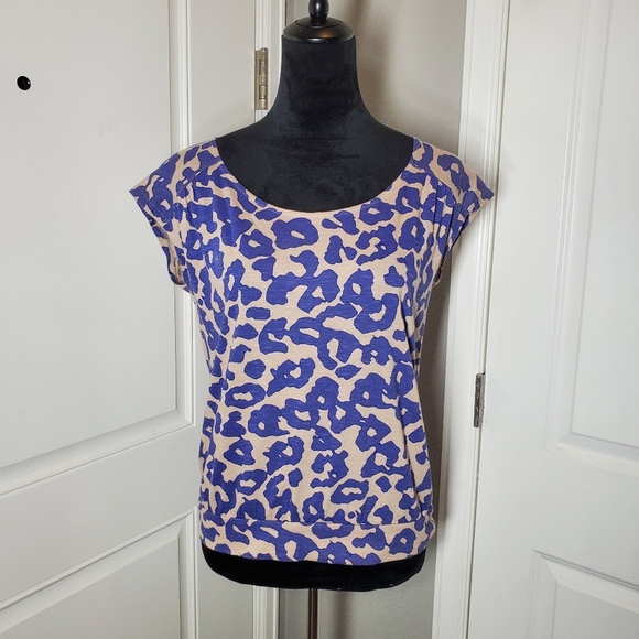 Ann Taylor Loft Petites Short Sleeved Animal Print Blouse Size Small EUC - Picture 1 of 14
